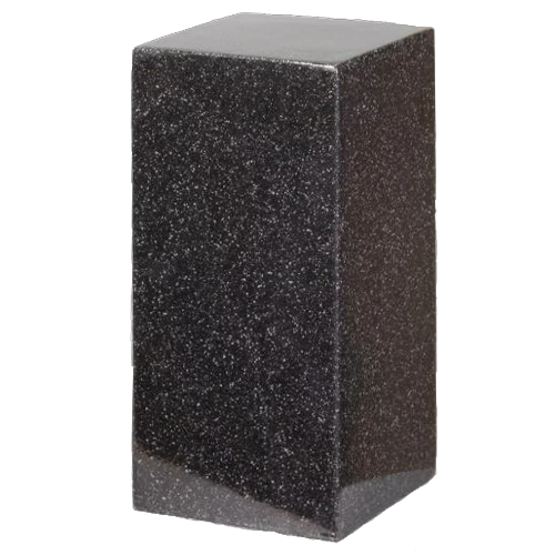 Столб СГ-1 из гранита Габбро-диабаз, высота 12 см, сечение 15 см
